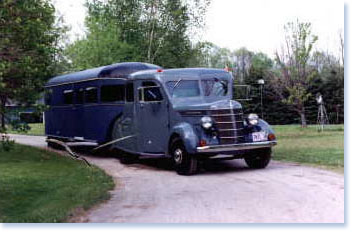 RV Historic Article - Hindley's 1937 Curtiss Aerocar 5th Wheel House Trailer | Featured Image